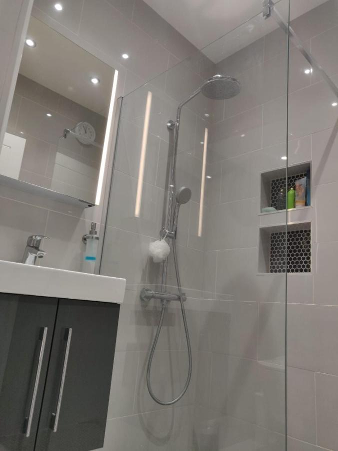Stunning Double Room In Harrow Wembley - Khoob House Londýn Exteriér fotografie